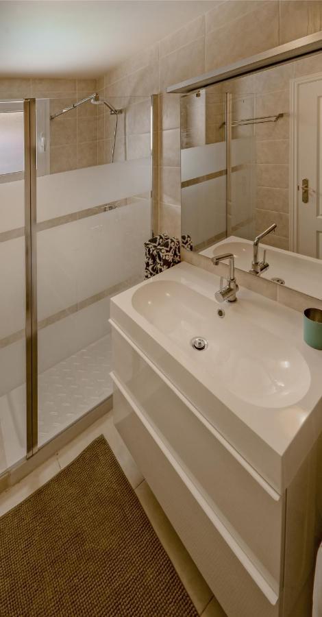Golden Apartment กอสตากาลมา ภายนอก รูปภาพ